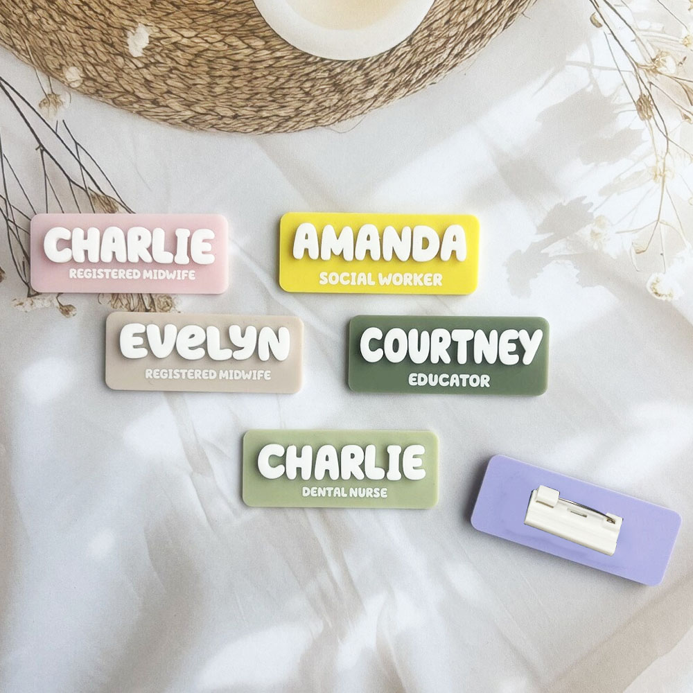 Vintage Fashion Names - Broche personnalisée avec nom, plaque nominative