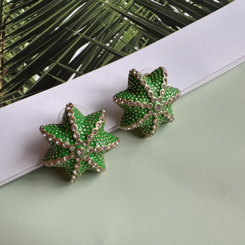 Boucles d'oreilles à clous pou - Vintage Fashion Runway avis et prix