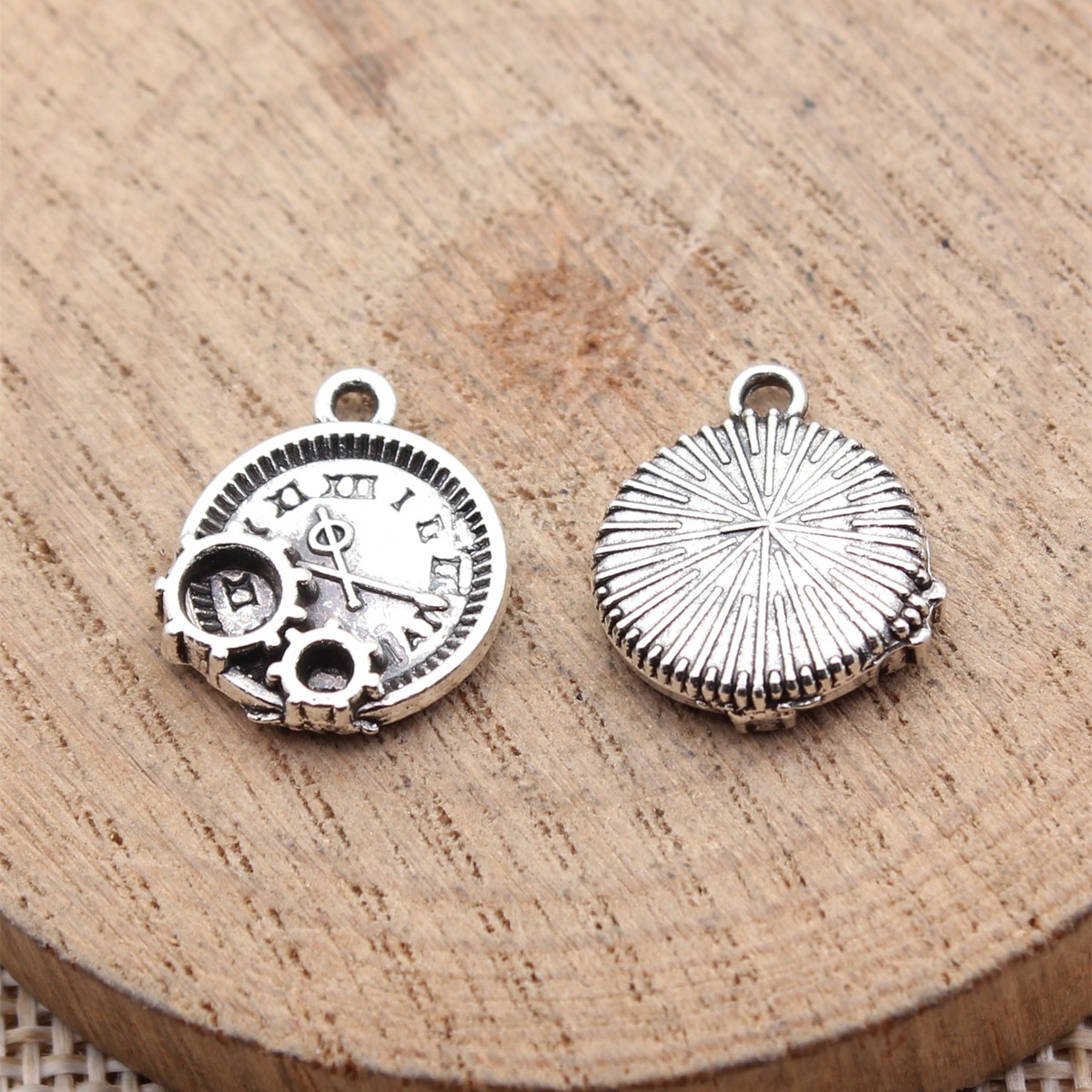 WYSIWYG – breloques d'horloge  - Vintage Fashion Nova avis et prix