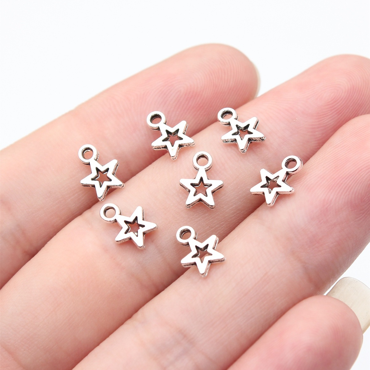 80 pièces de pendentifs étoile - Vintage Fashion Nova avis et prix