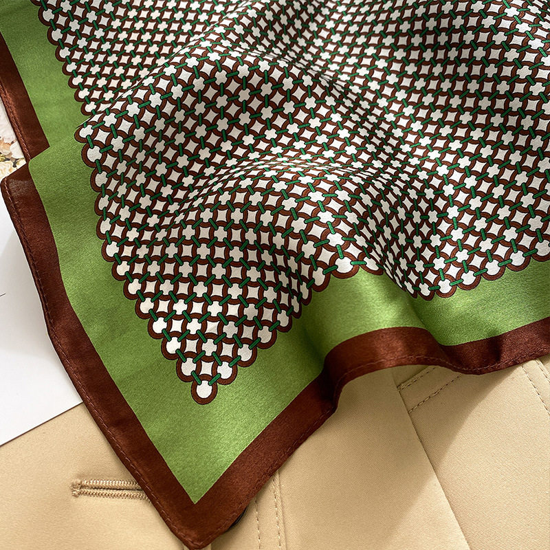 Foulard en satin de soie vinta - Vintage Fashion Rings avis et prix